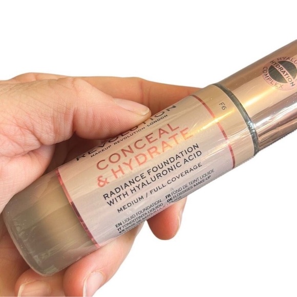 Shade F6 - Revolution Conceal & Hydrate Radiance Foundation - Picture 5 of 7